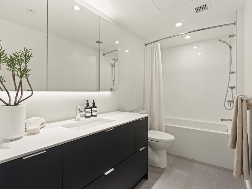 New York City Vibes! This cosmopolitan Jr. 2 bed home at the - photo 18