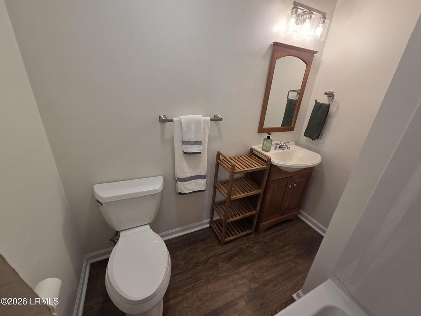 This move-in-ready 3-bed, 2-bath Beaufort home offers - photo 21