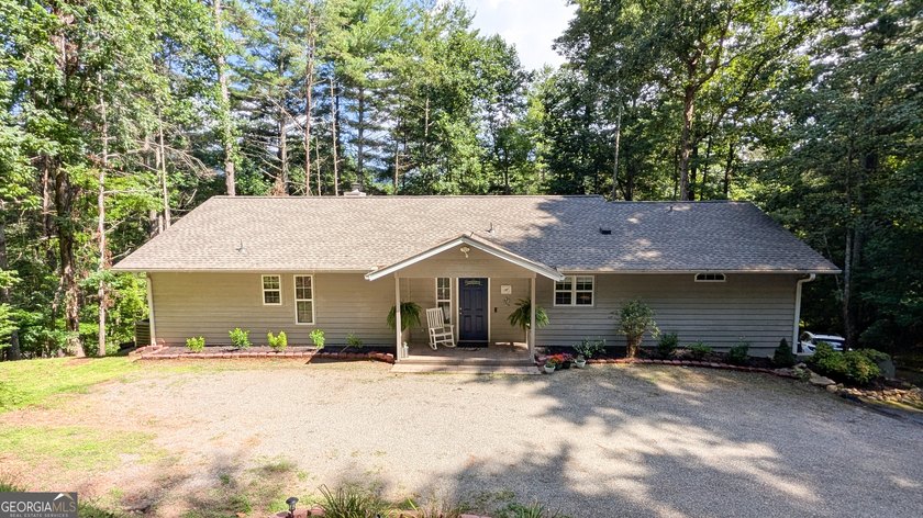 Welcome to 5302 Summerwood Lane, a very private home set high - photo 12
