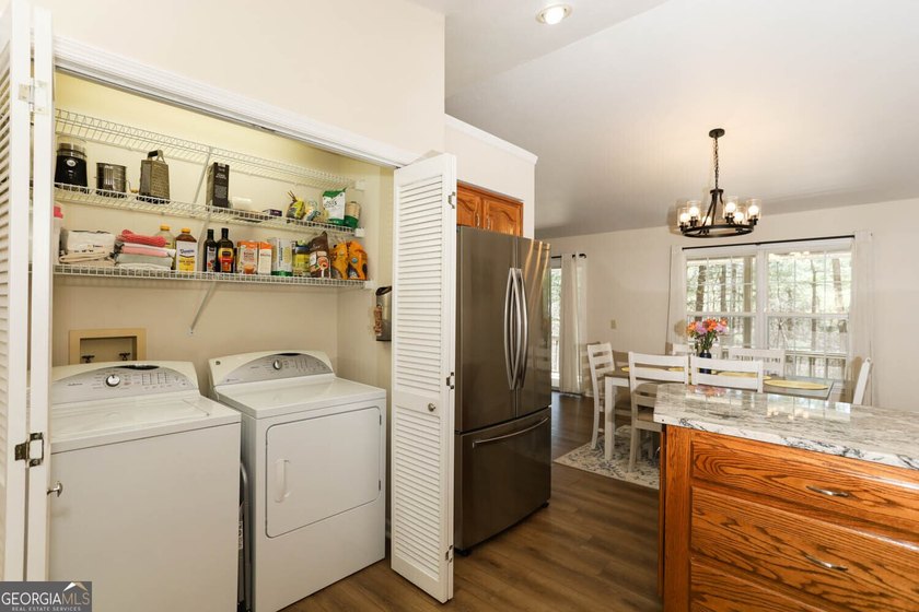Welcome to 5302 Summerwood Lane, a very private home set high - photo 20