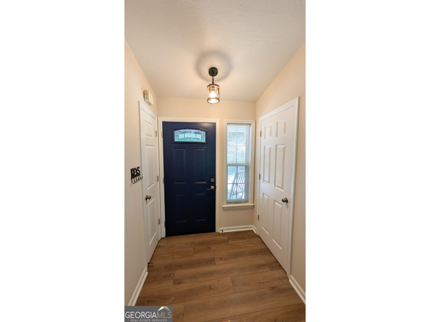 Welcome to 5302 Summerwood Lane, a very private home set high - photo 24