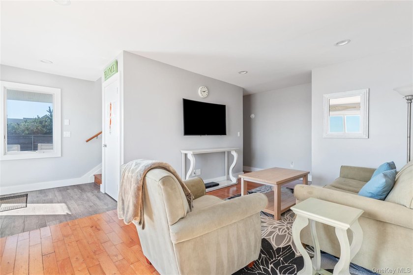 Introducing a rare oceanfront masterpiece in the coveted enclave - photo 27