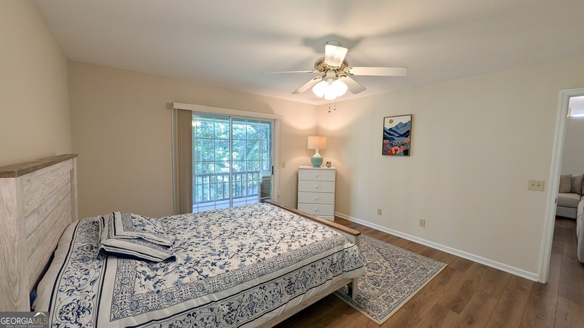 Welcome to 5302 Summerwood Lane, a very private home set high - photo 30