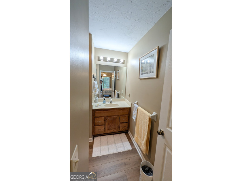 Welcome to 5302 Summerwood Lane, a very private home set high - photo 32