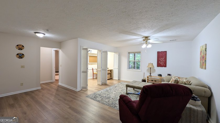 Welcome to 5302 Summerwood Lane, a very private home set high - photo 39