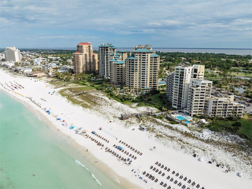This beautifully appointed 2-bedroom, 2-bath condo is move-in or - photo 40