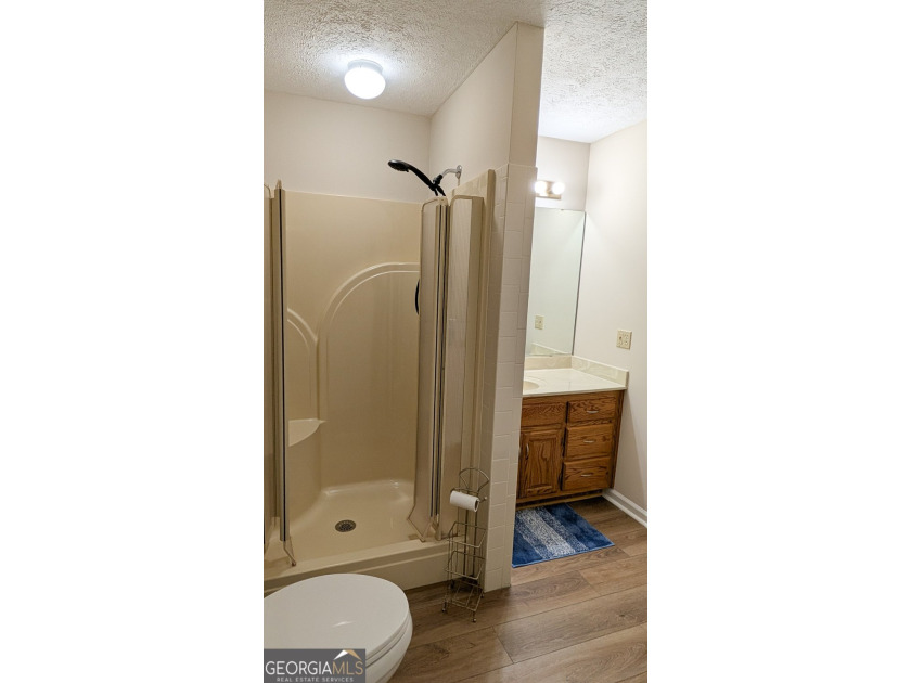 Welcome to 5302 Summerwood Lane, a very private home set high - photo 43