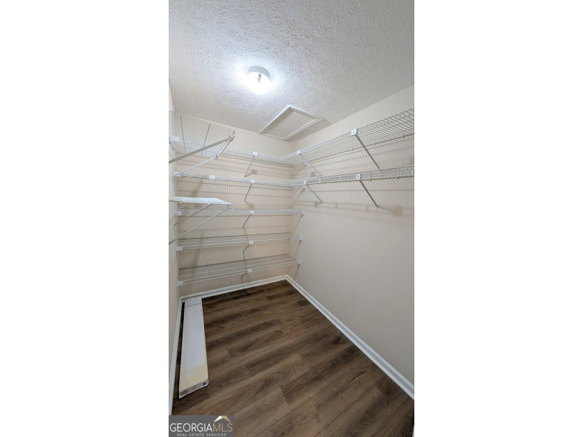 Welcome to 5302 Summerwood Lane, a very private home set high - photo 46