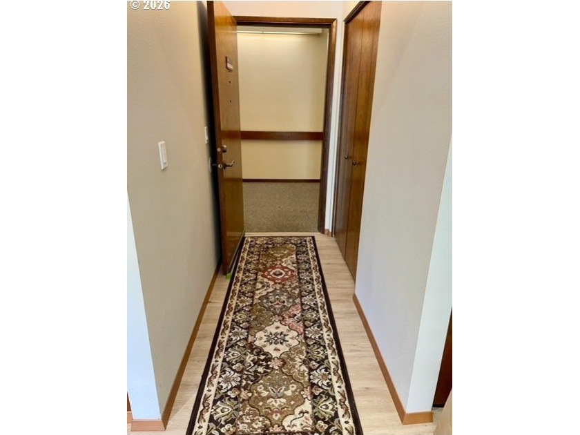 Welcome to easy, comfortable living in this beautifully - photo 4