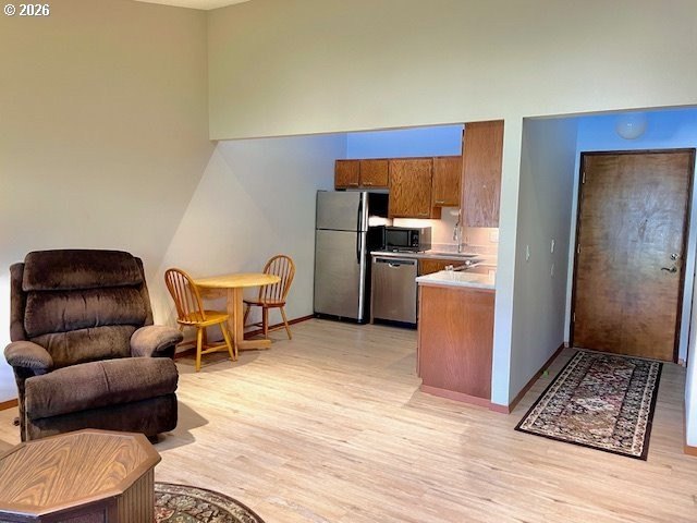 Welcome to easy, comfortable living in this beautifully - photo 6