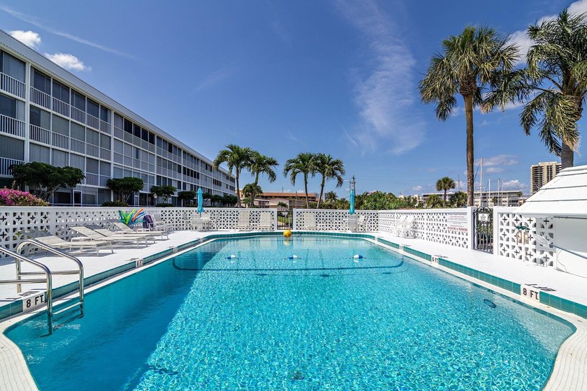 Marina Yacht club Views &amp;Ocean breezes await you from North Palm - photo 28