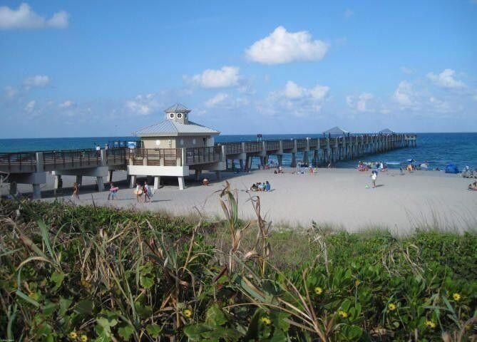 Marina Yacht club Views &amp;Ocean breezes await you from North Palm - photo 41
