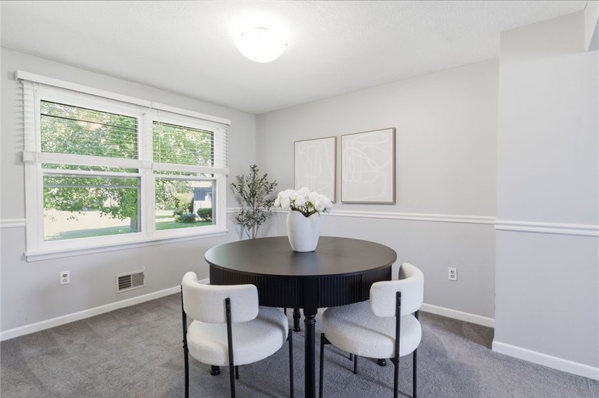 Welcome to 2 Casimir Circle in Rochester's 14617 ZIP code! - photo 16