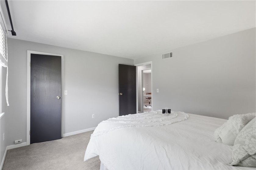 Welcome to 2 Casimir Circle in Rochester's 14617 ZIP code! - photo 24