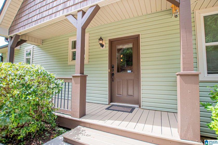 THIS LAKE FRONT HOME WITH AN OPEN FLOOR PLAN OFFERS COMFORT AND - photo 28