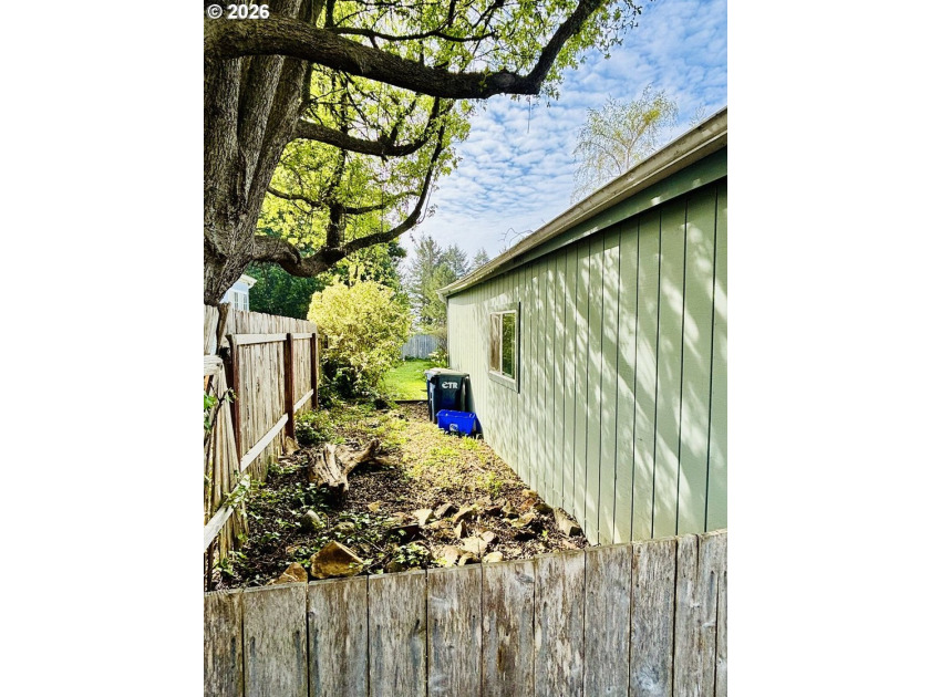 Charming, move-in ready, 3Bd/2Bth home offers comfort and - photo 28