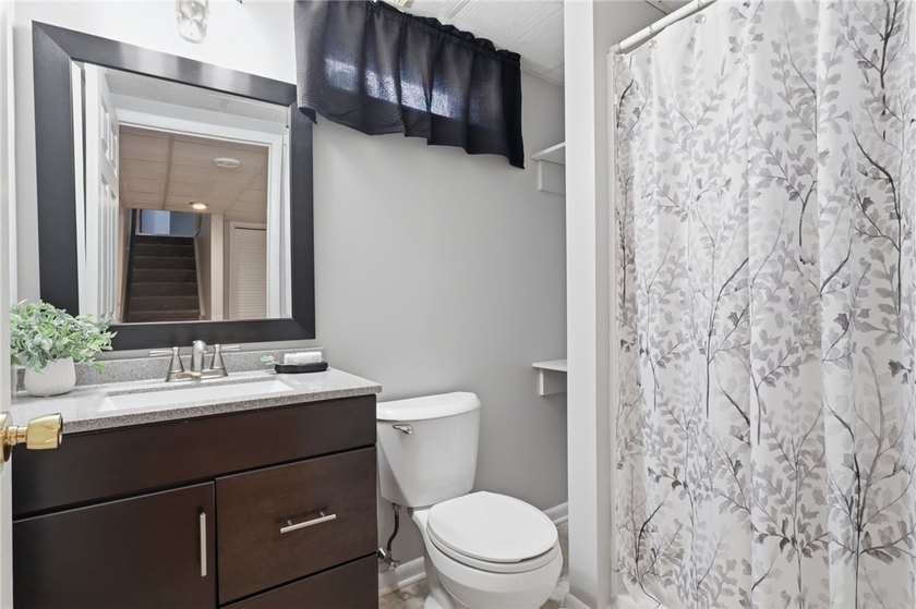 Welcome to 2 Casimir Circle in Rochester's 14617 ZIP code! - photo 31