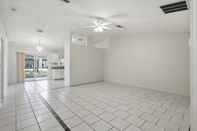 Investment opportunity awaits! This duplex offers two units - photo 11