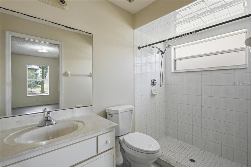 Investment opportunity awaits! This duplex offers two units - photo 17