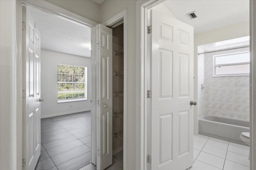 Investment opportunity awaits! This duplex offers two units - photo 20