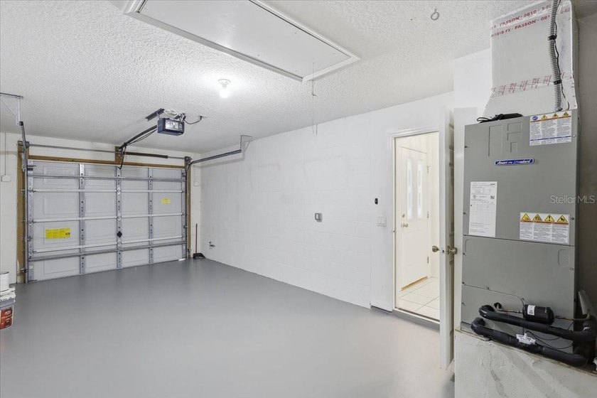 Investment opportunity awaits! This duplex offers two units - photo 27