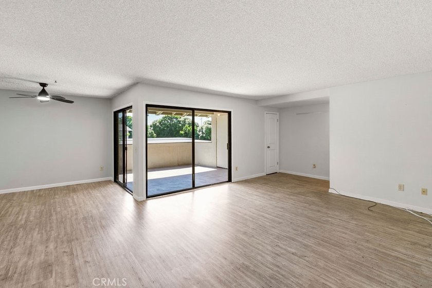 COME HOME TO THIS BEAUTIFUL 2 BED - 2 BATHS - 1 CAR GARAGE 2ND - photo 7