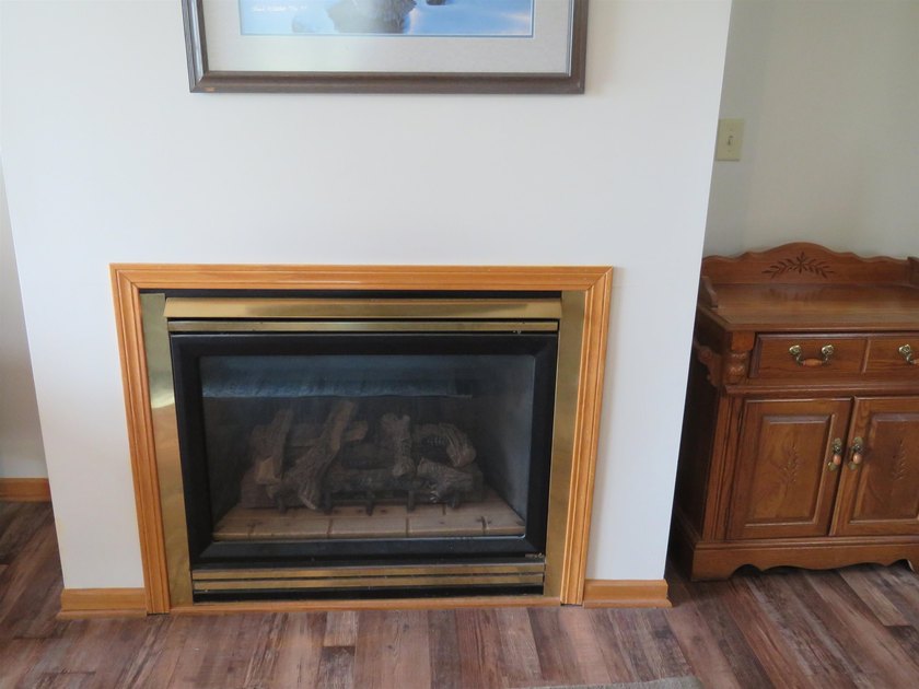 Well maintained, move in ready 3 bedroom 2 full bath home in - photo 14