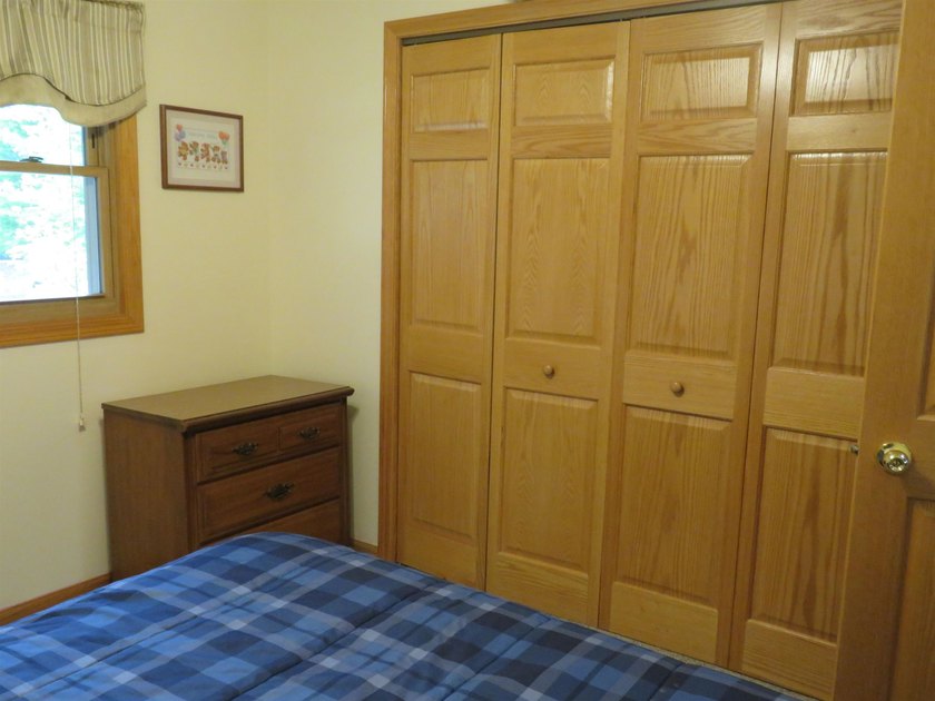Well maintained, move in ready 3 bedroom 2 full bath home in - photo 19