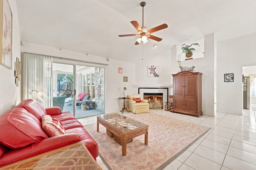 Come and see this beautiful beach oasis today. A beautiful brick - photo 21