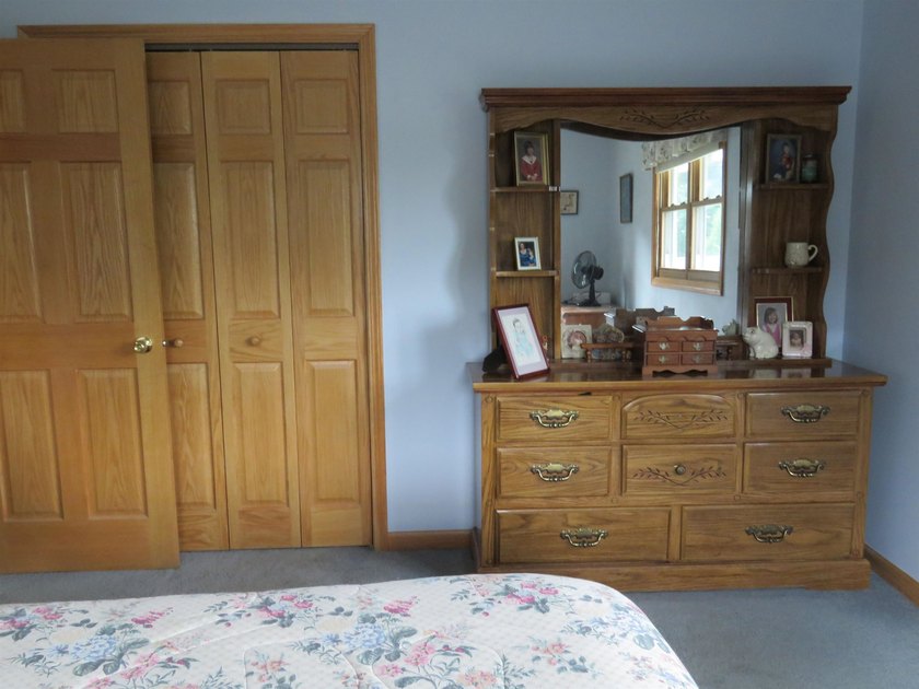 Well maintained, move in ready 3 bedroom 2 full bath home in - photo 22