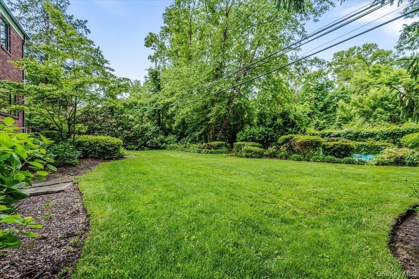 Welcome to this one-of-a-kind gem in the prestigious Village of - photo 30