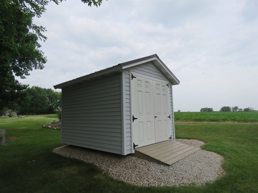Well maintained, move in ready 3 bedroom 2 full bath home in - photo 34
