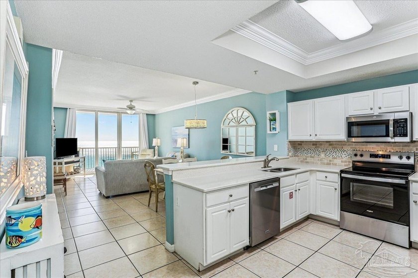 Experience breathtaking 7th-floor views of the Gulf and Navarre - photo 8