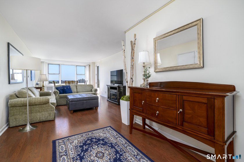Perched just under the top floor, this stunning 2BR/1BA condo - photo 6