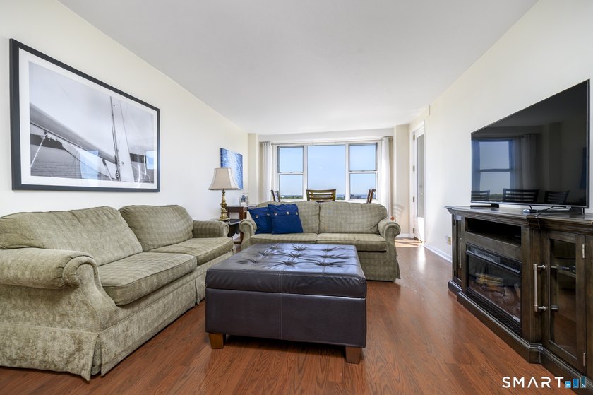 Perched just under the top floor, this stunning 2BR/1BA condo - photo 7