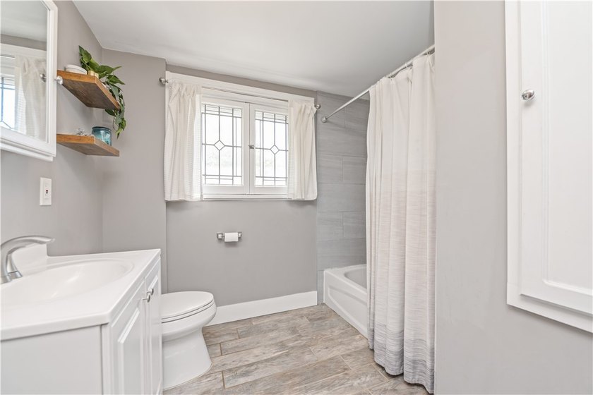 Welcome Home! This charming 3 bedroom and 1.5 bath Colonial in - photo 15