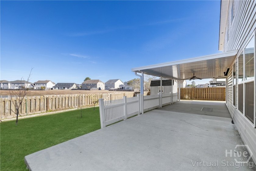 Bring an offer! Spacious home with pond views and a well-planned - photo 33