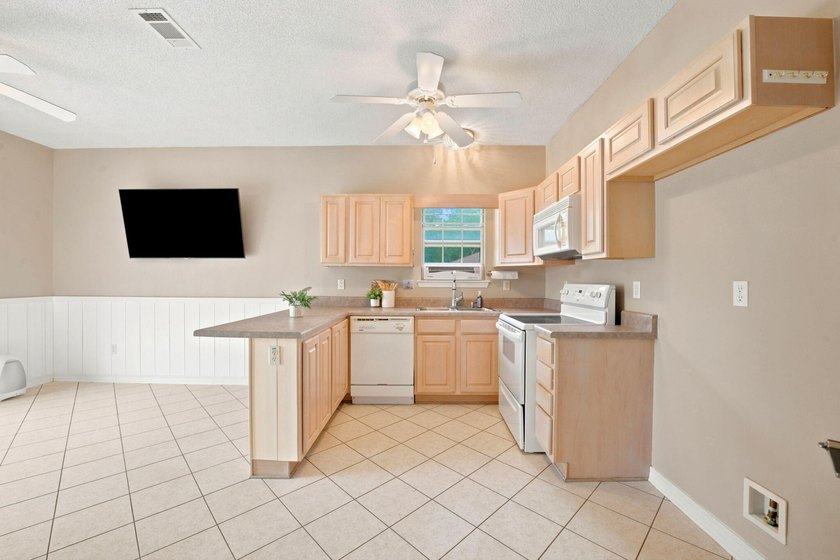 Welcome to one of Navarre's most sought-after neighborhoods--Tom - photo 41