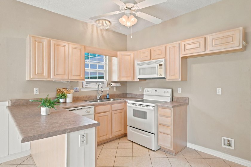 Welcome to one of Navarre's most sought-after neighborhoods--Tom - photo 44