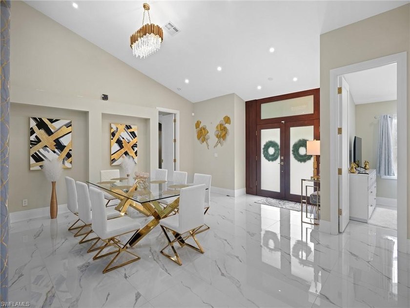 Exquisite Fully Remodeled Hawksridge Pool Home! Beautifully - photo 4