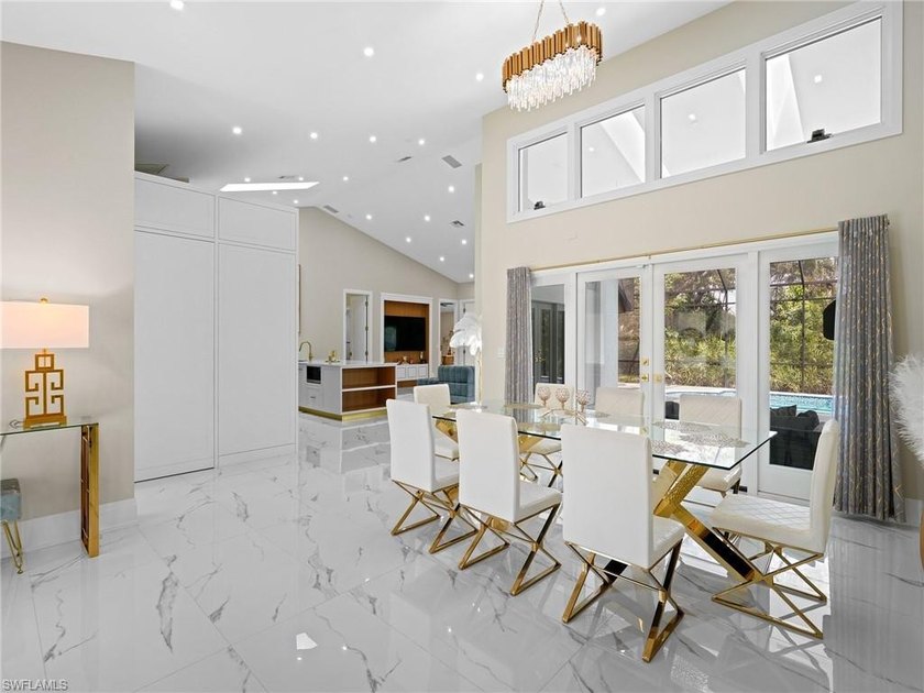 Exquisite Fully Remodeled Hawksridge Pool Home! Beautifully - photo 5