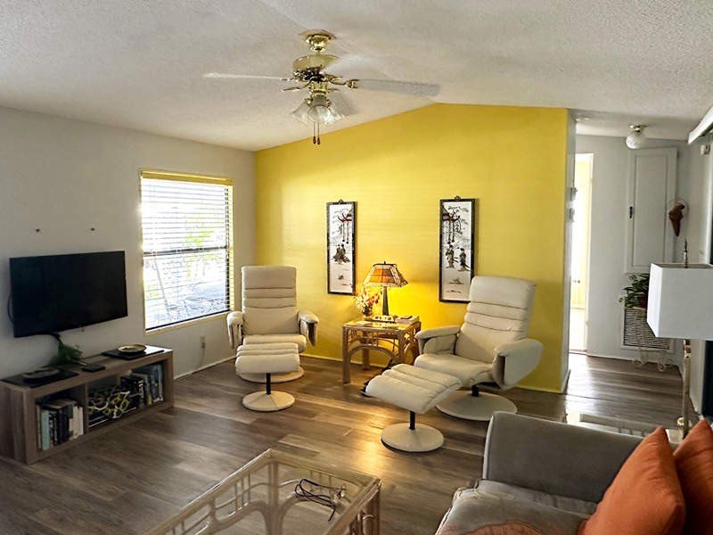 This 1320 square foot manufactured home in Bonita Terra features - photo 3