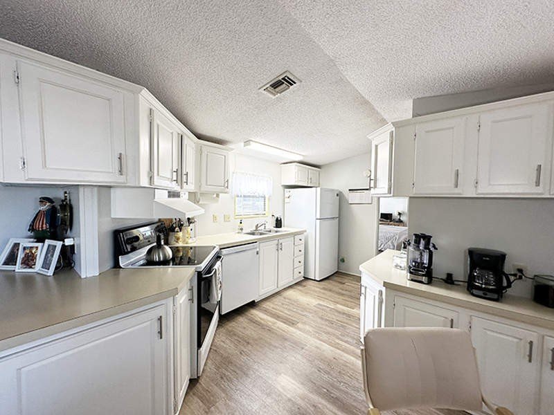 This 1320 square foot manufactured home in Bonita Terra features - photo 8