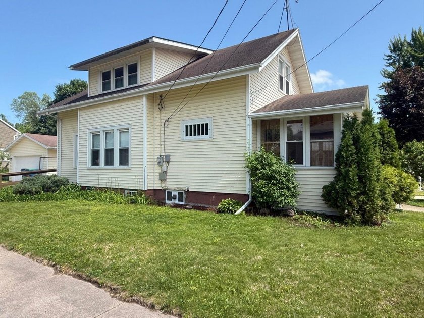 This charming 4-bedroom home sits on a desirable corner lot and - photo 38