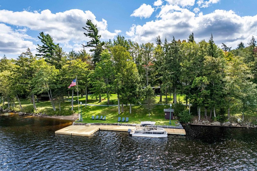 'Tojenka' is a rare Big Moose Lake estate offering an - photo 12