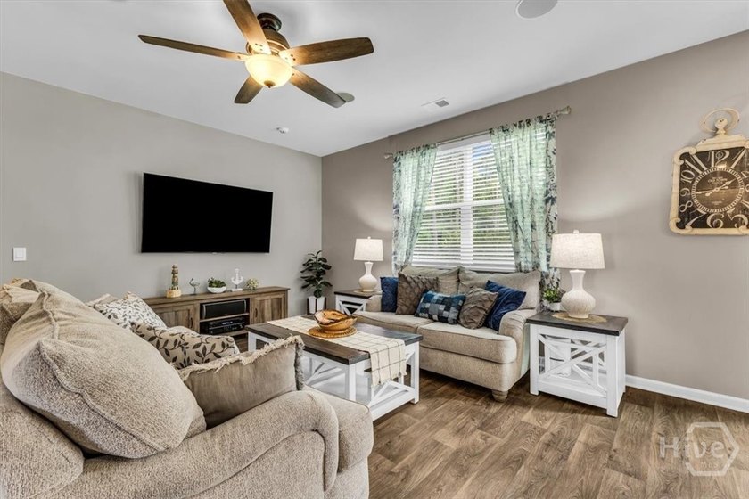 This 2-story, 5-bedroom, 3-bathroom beauty has laid all its - photo 17