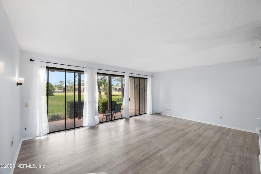 **RENOVATED**FIRST FLOOR**GREAT LOCATION** This charming - photo 17