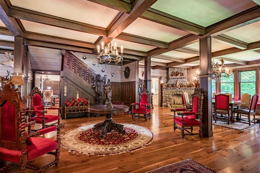 'Tojenka' is a rare Big Moose Lake estate offering an - photo 26