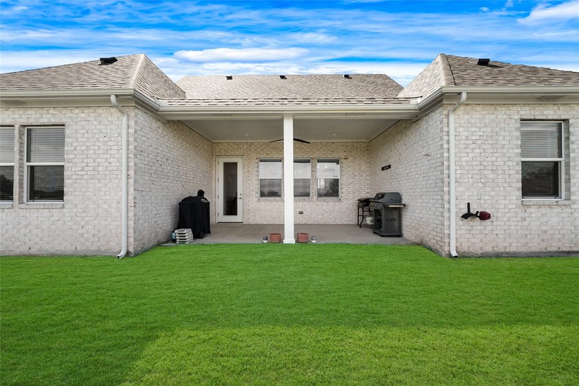 Welcome to 292 Bent Oak Drive, a beautifully designed - photo 29