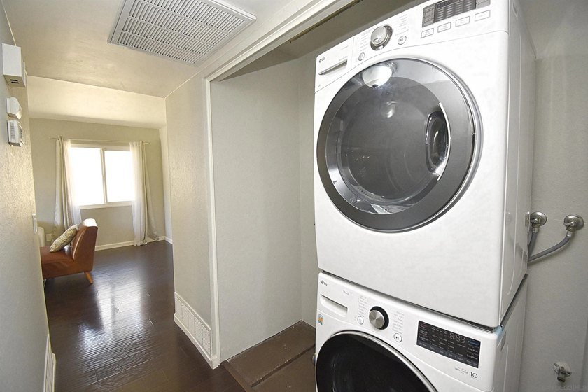 UPGRADED SINGLE STORY 3 BEDROOM AT TUCKED AWAY AT END OF - photo 31